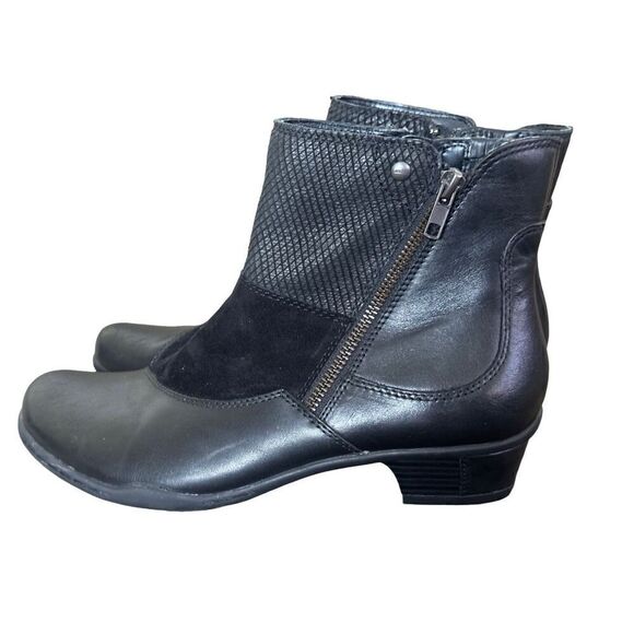 Earth Orion Black Leather Booties Size 9.5 - Picture 2 of 12